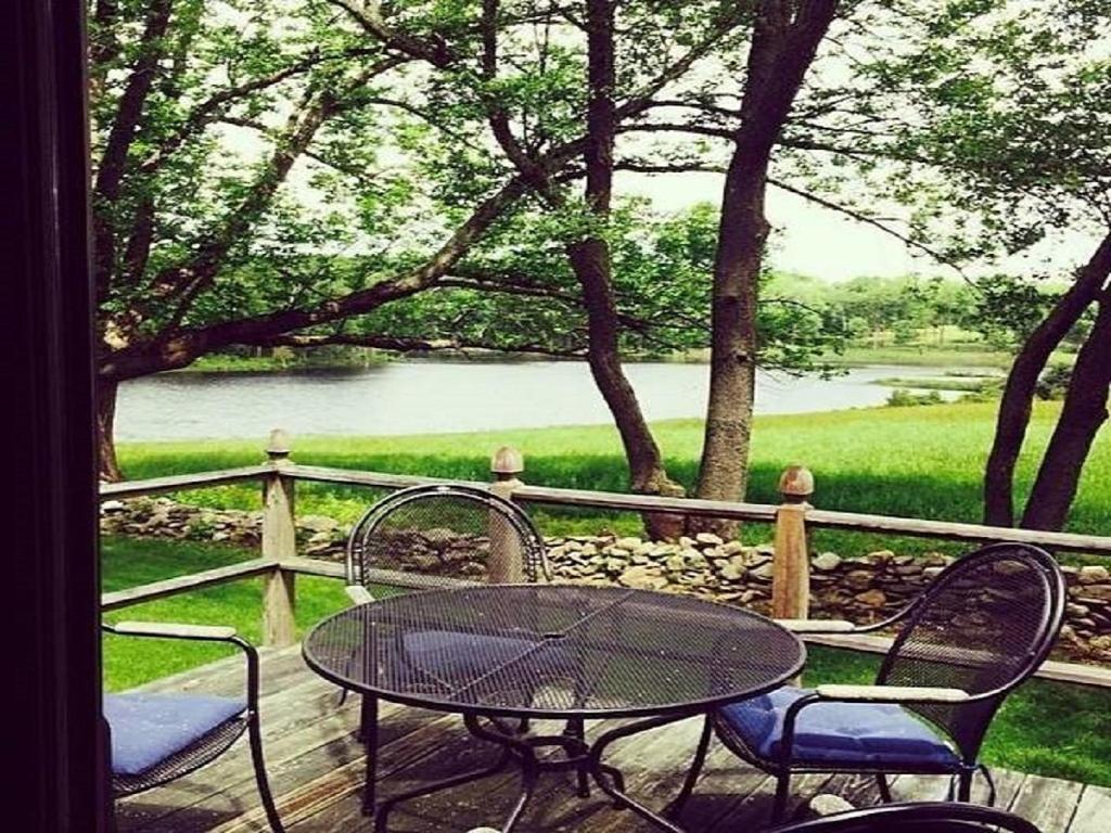Inn At Fox Hill Farm Pomfret Exterior photo